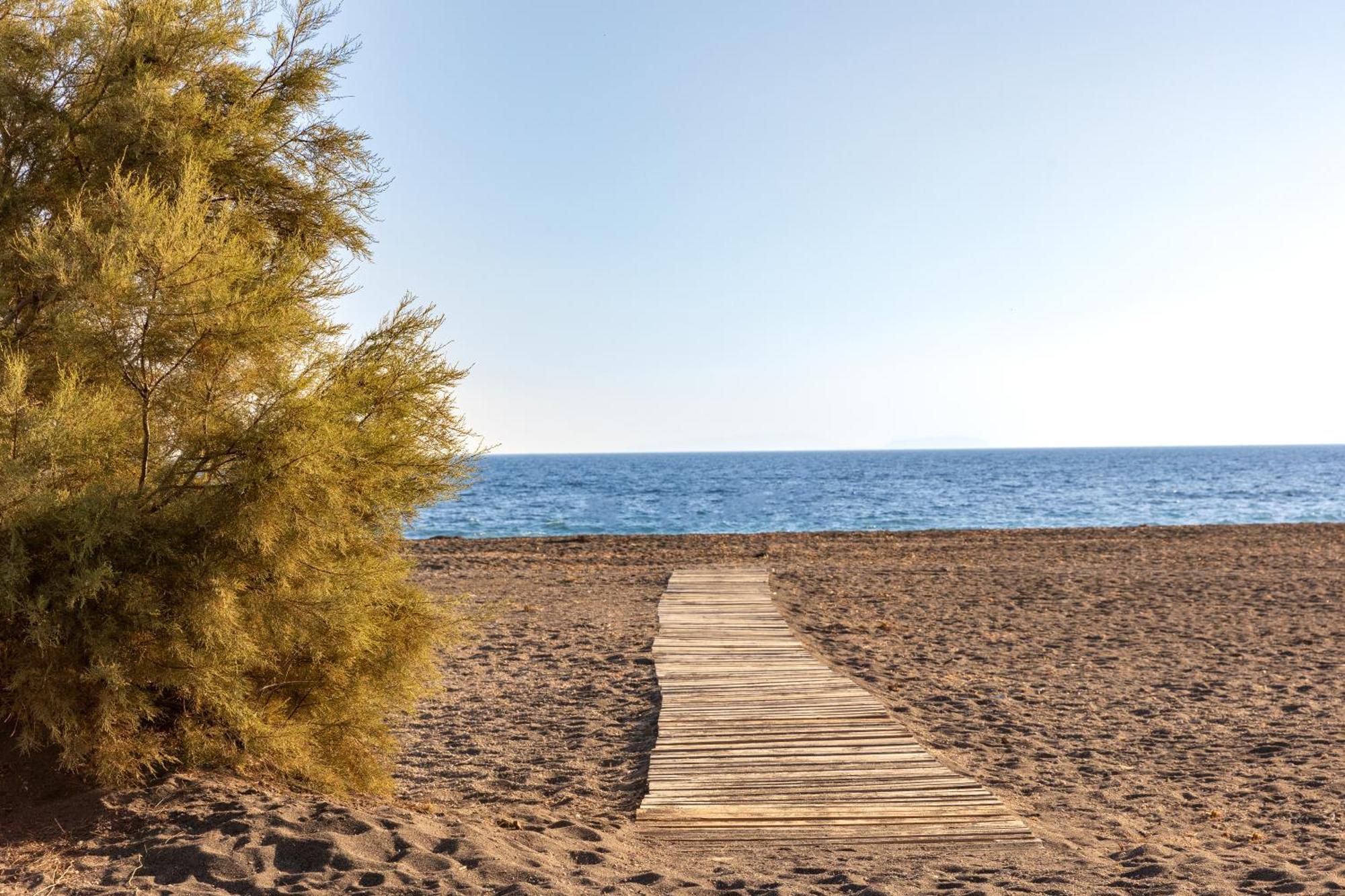 Scorpios Beach Monolithos  Exterior photo